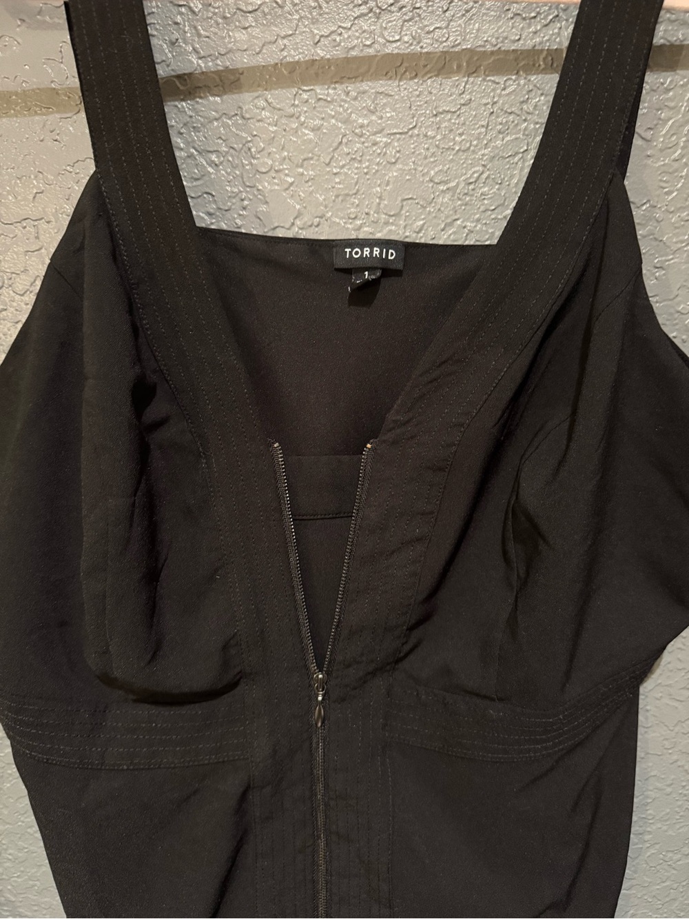 Torrid size 1X sexy black tank top with deep zipper